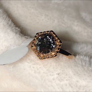 Goldtone “liquid gold” speckled solitaire ring sz9